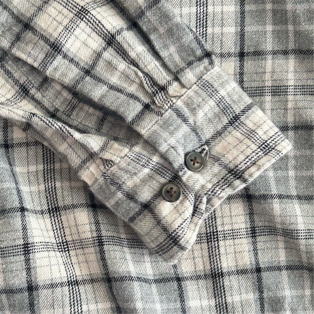 St. John's Bay Shirt Men's M Gray White Plaid Classic Fit Button-Down - Picture 7 of 9